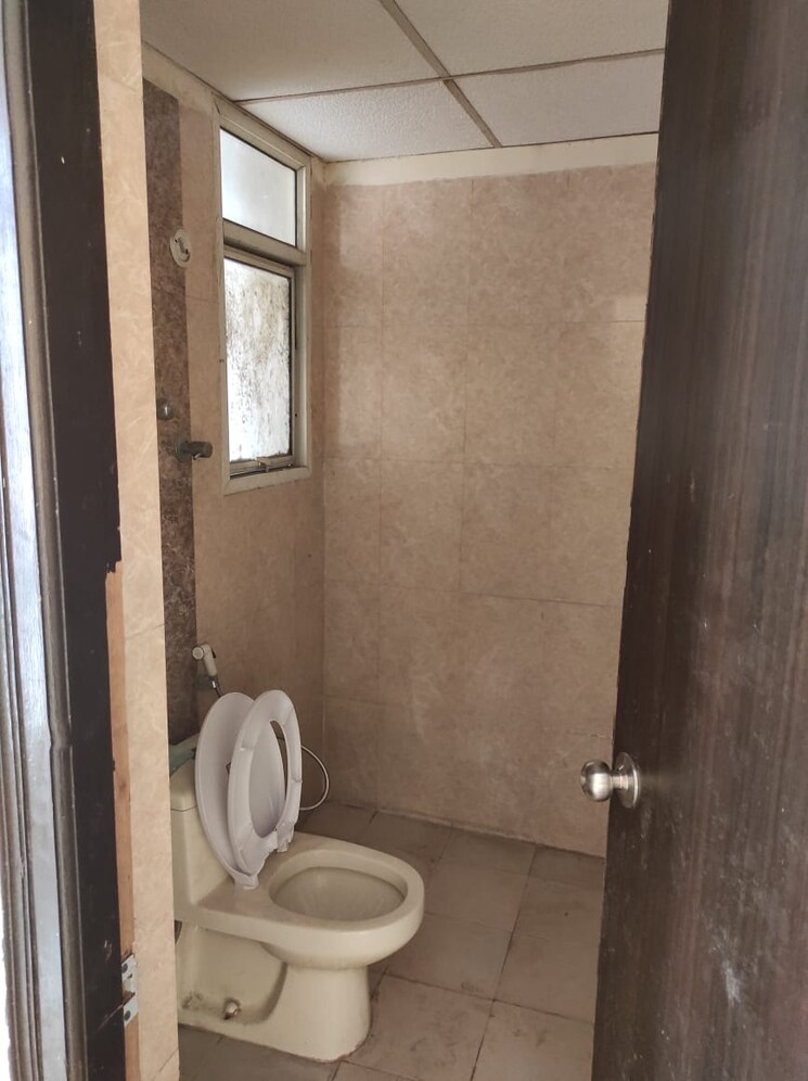 Bathroom, supertech-czar-suites 2 Bedroom 1070 Sq.Ft. Apartment In Omicron I Greater Noida Greater Noida 9156747