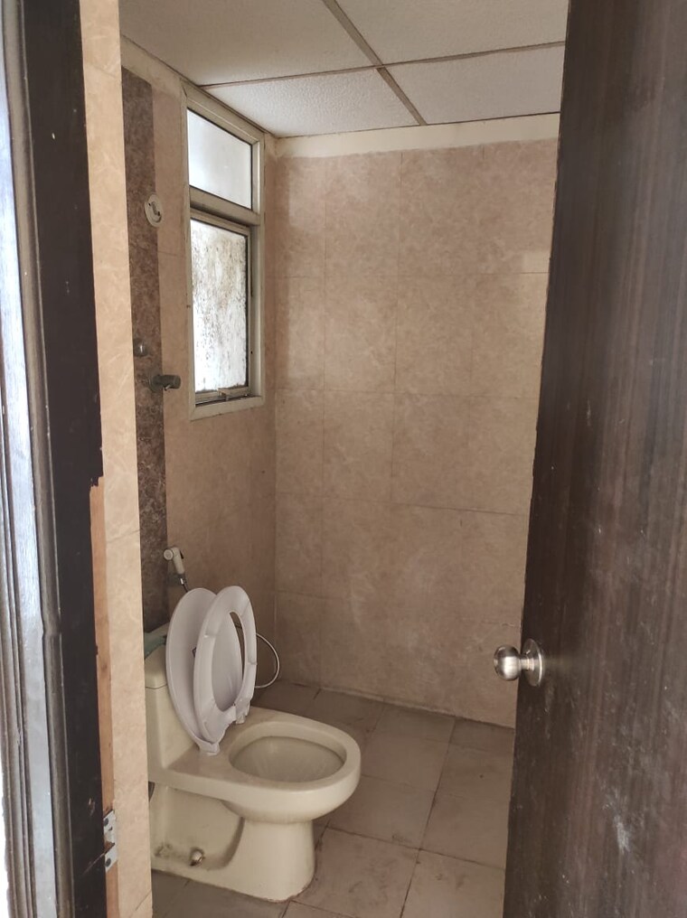 Bathroom, supertech-czar-suites 2 Bedroom 1070 Sq.Ft. Apartment In Omicron I Greater Noida Greater Noida 9156747