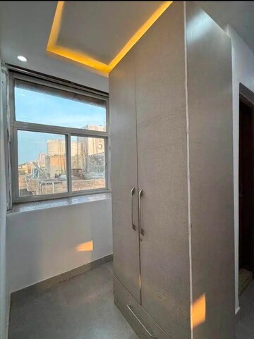 Furnished Amenities in 2 BHK Builder Floor at Freedom Fighters Enclave – for Rent