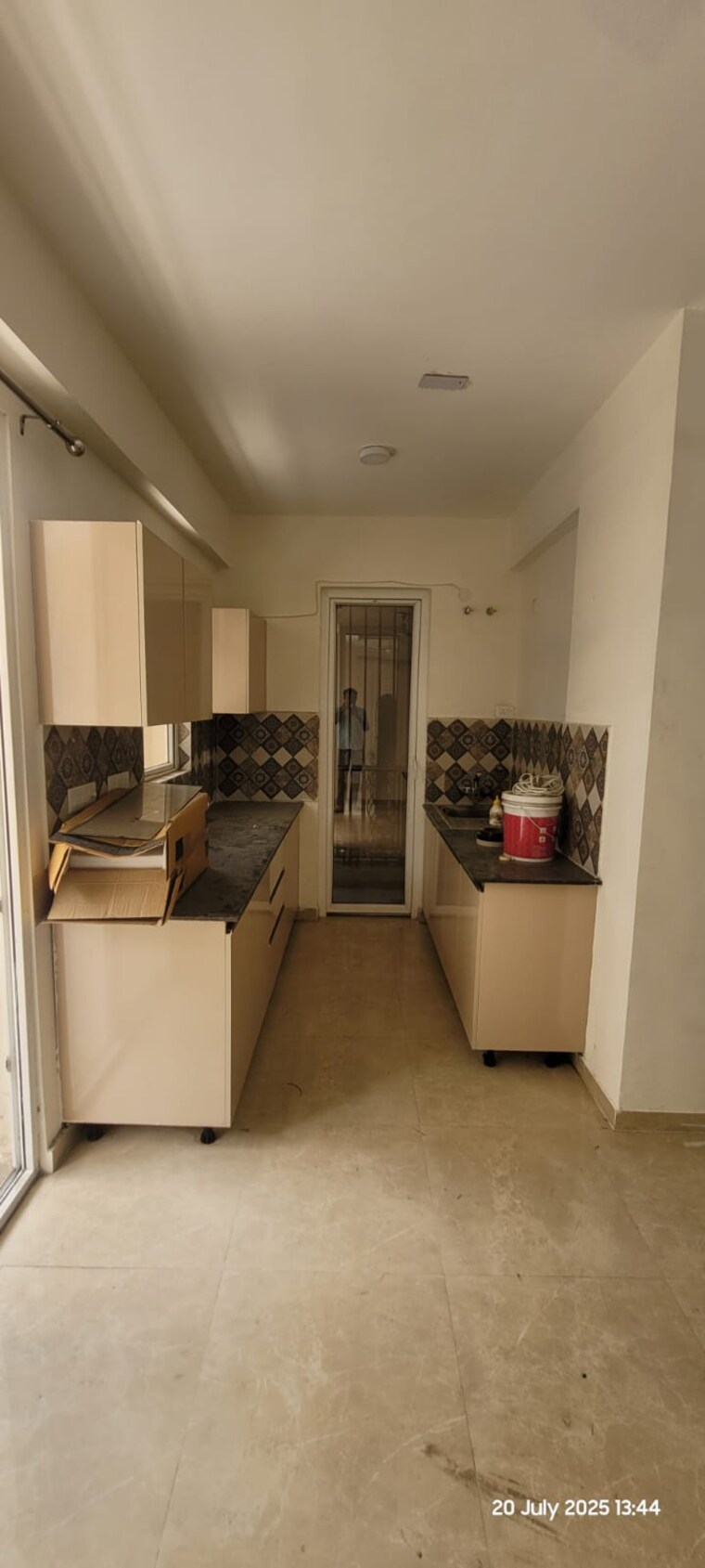 Living Room, signature-global-park-4-and-5 2.5 Bedroom 1081 Sq.Ft. Apartment In Sohna Sector 36 Gurgaon 9156760