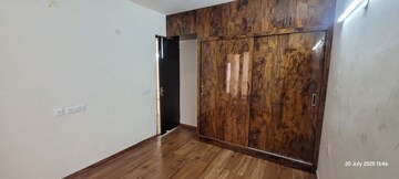 Room in 2.5 BHK Apartment at Signature Global Park 4 and 5, Sohna Sector 36 – for Rent