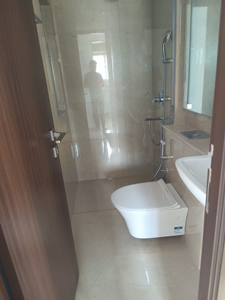 Bathroom, hiranandani-highland 1 Bedroom 377 Sq.Ft. Apartment In Powai Mumbai 9156758