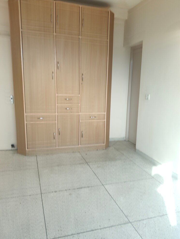 Room, dlf-the-carlton-estate 2 Bedroom 1085 Sq.Ft. Apartment In Dlf Phase V Gurgaon 9156770