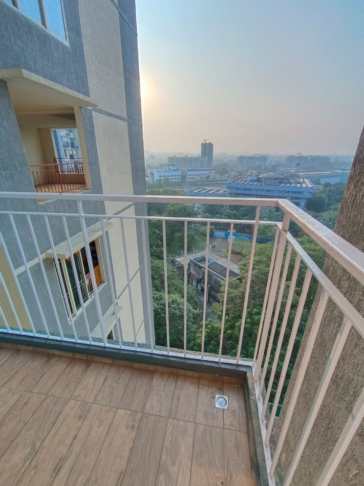Balcony, mahindra-centralis-tower-1 2 Bedroom 594 Sq.Ft. Apartment In Pimpri Pune 9156766