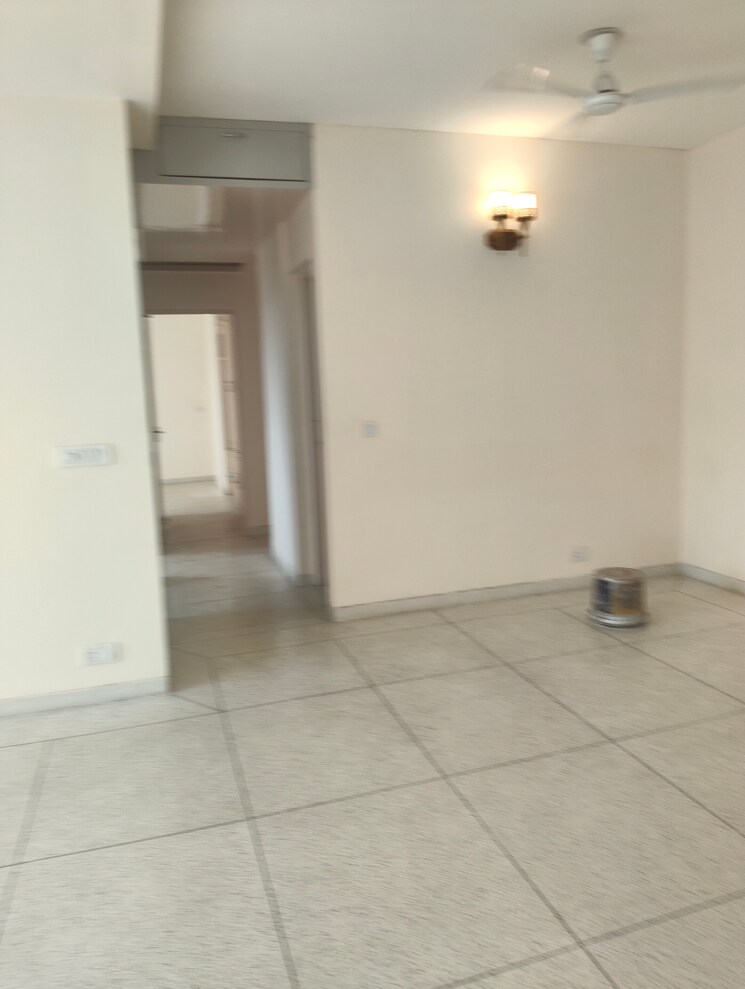 Room, dlf-the-carlton-estate 2 Bedroom 1085 Sq.Ft. Apartment In Dlf Phase V Gurgaon 9156770