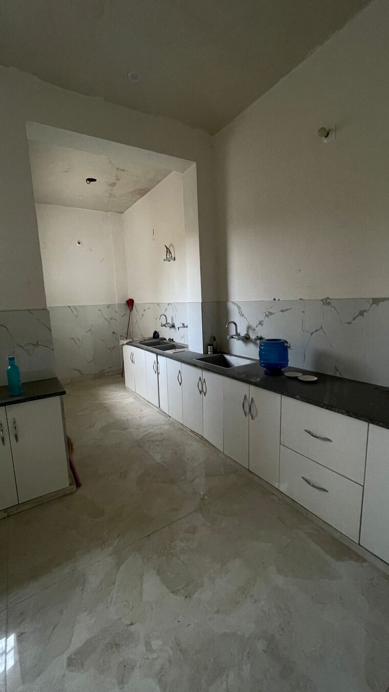 Kitchen, wave-hitech-city 4 Bedroom 200 Sq.Mt. Independent House In Wave City Ghaziabad 9156781