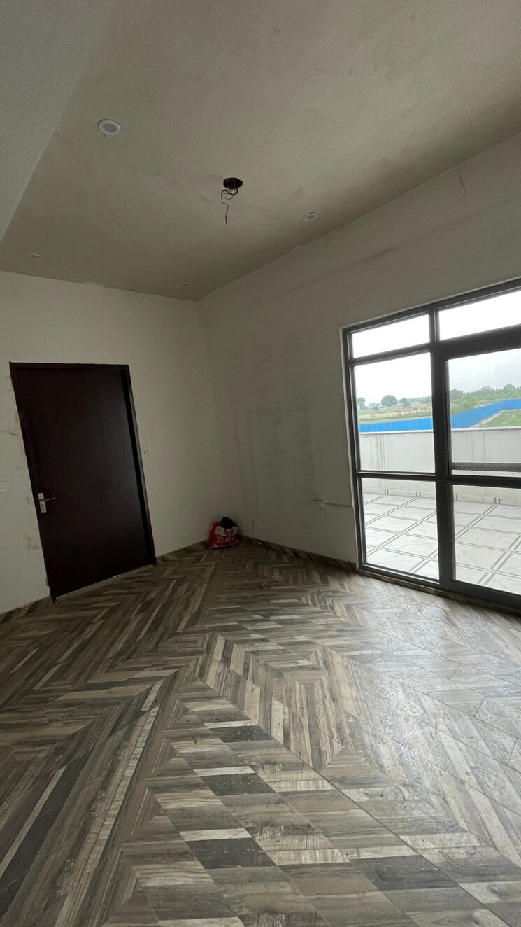 Room, wave-hitech-city 4 Bedroom 200 Sq.Mt. Independent House In Wave City Ghaziabad 9156781