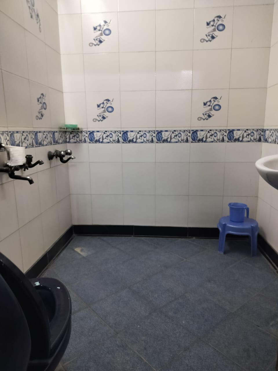 2 BHK Independent House For Rent in RWA Apartments Sector 52