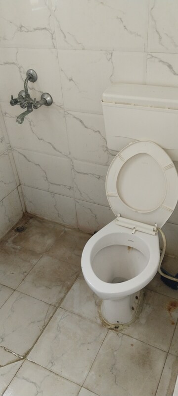 Bathroom in 3 BHK Apartment at Auric City Homes, Sector 82 – for Rent