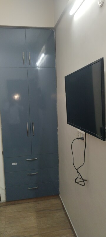 Furnished Amenities in 3 BHK Apartment at Auric City Homes, Sector 82 – for Rent