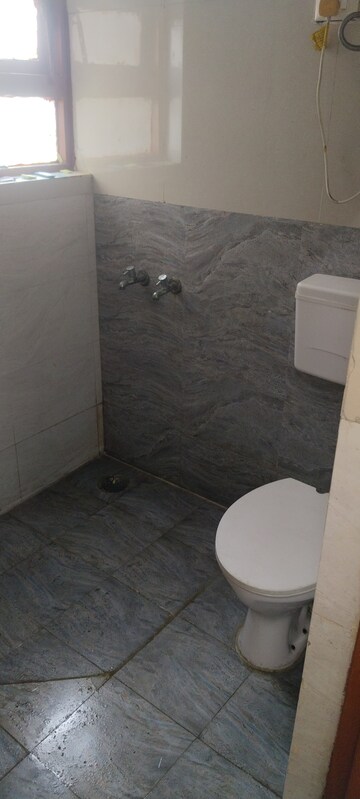 Bathroom in 3 BHK Apartment at Auric City Homes, Sector 82 – for Rent