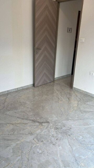 Room in 2 BHK Apartment at Worli – for Rent
