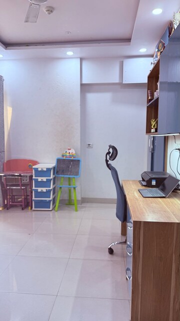 Furnished Amenities in 4 BHK Apartment at Elite Golf Green, Sector 79 – for Sale