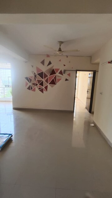 Room in 3 BHK Apartment at Supertech Czar Suites, Omicron I Greater Noida – for Sale