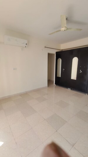 Room in 3 BHK Apartment at Supertech Czar Suites, Omicron I Greater Noida – for Sale