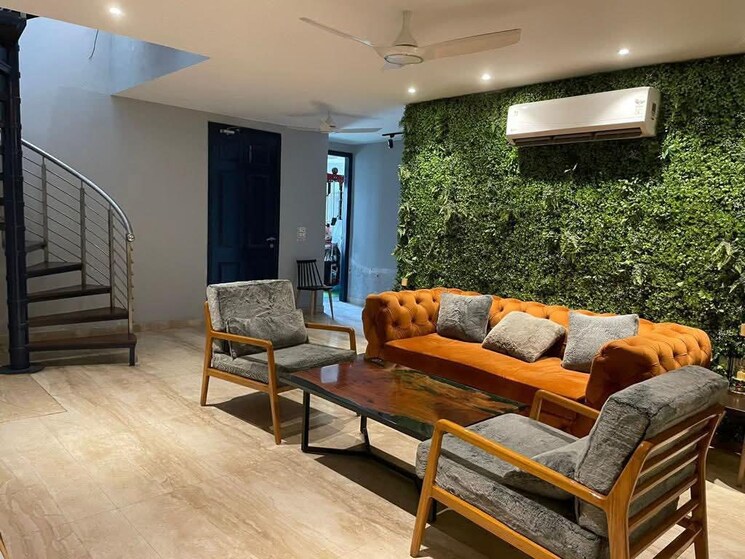 Living Room, sainik farm 4 Bedroom 5400 Sq.Ft. Builder Floor In Sainik Farm Delhi 9156847