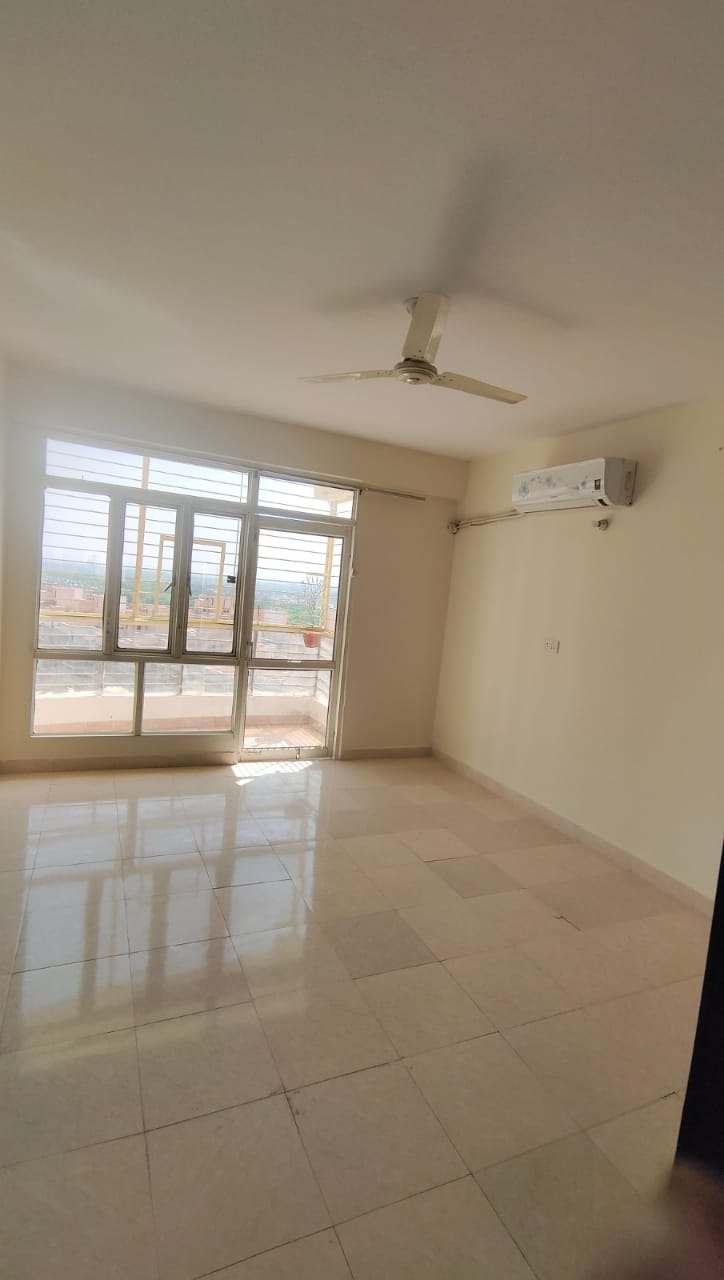 3 BHK 1875 Sq.Ft. Apartment in Supertech Czar Suites