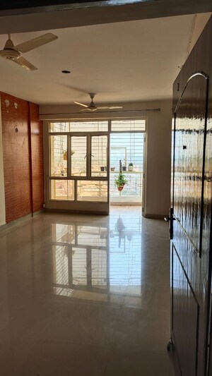 Room in 3 BHK Apartment at Supertech Czar Suites, Omicron I Greater Noida – for Sale