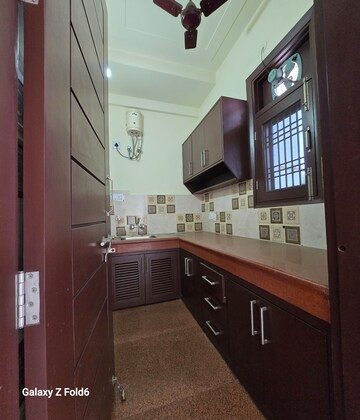 Furnished Amenities in 1 BHK Builder Floor at Palm Residency Chhatarpur, Chattarpur – for Rent