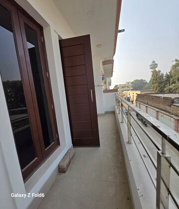 Balcony in 1 BHK Builder Floor at Palm Residency Chhatarpur, Chattarpur – for Rent