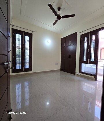 Room in 1 BHK Builder Floor at Palm Residency Chhatarpur, Chattarpur – for Rent
