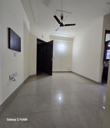 Room in 1 BHK Builder Floor at Palm Residency Chhatarpur, Chattarpur – for Rent
