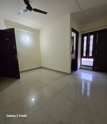 Room in 1 BHK Builder Floor at Palm Residency Chhatarpur, Chattarpur – for Rent