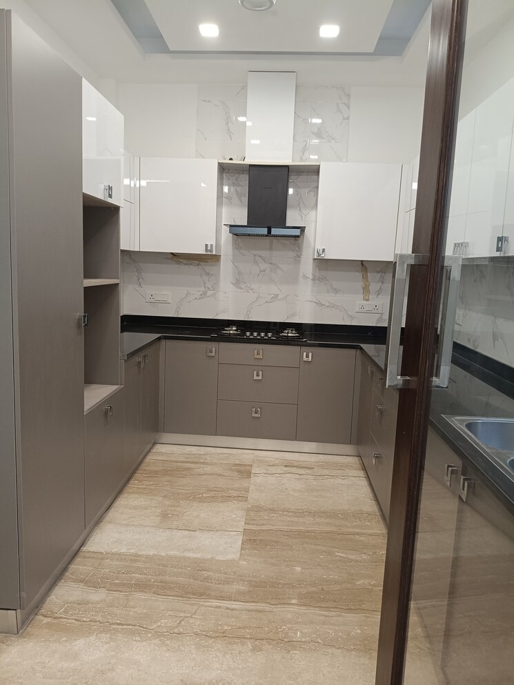 Kitchen, new friends colony 4 Bedroom 300 Sq.Yd. Builder Floor In New Friends Colony Delhi 9156916