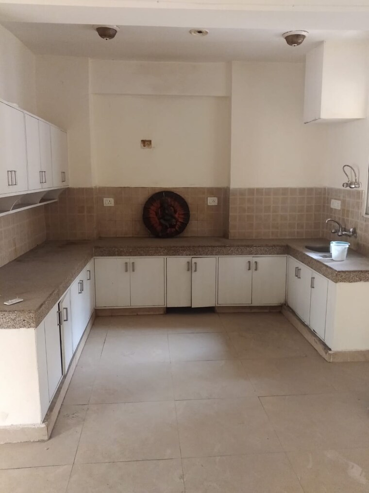 Kitchen, supertech-czar-suites 4 Bedroom 2490 Sq.Ft. Apartment In Omicron I Greater Noida Greater Noida 9156860