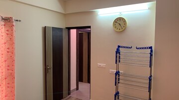 Room in 2 BHK Apartment at Supertech Cape Town, Sector 74 – for Rent