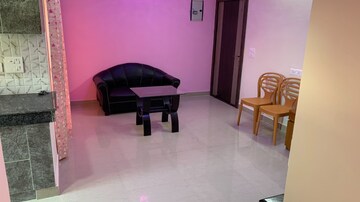 Room in 2 BHK Apartment at Supertech Cape Town, Sector 74 – for Rent