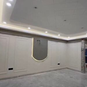 Room in 3 BHK Builder Floor at BPTP Amstoria Country Floor, Sector 102 – for Sale