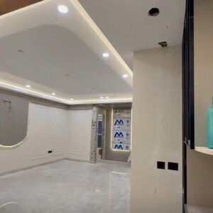 Room in 3 BHK Builder Floor at BPTP Amstoria Country Floor, Sector 102 – for Sale