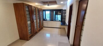 Room in 4 BHK Apartment at Brookhill Tower, Andheri West – for Rent