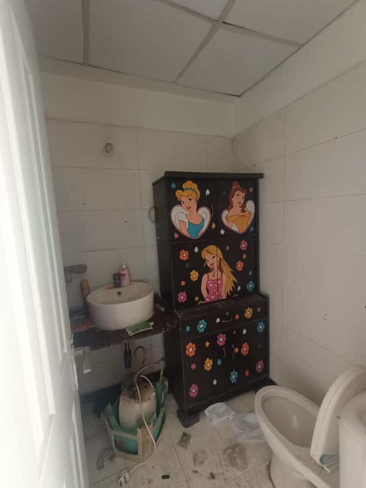 Attached Bathroom, sector 77 2 Bedroom 1105 Sq.Ft. Apartment In Sector 77 Noida 9156936