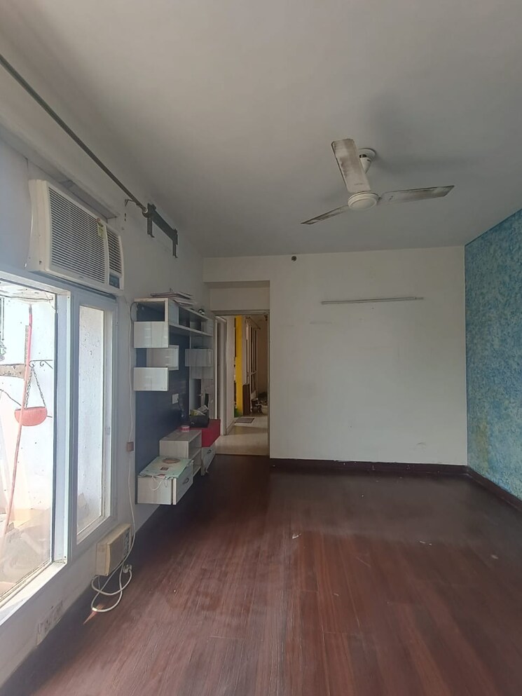 Room, sector 77 2 Bedroom 1105 Sq.Ft. Apartment In Sector 77 Noida 9156936