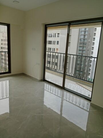 Room in 3 BHK Apartment at Mirchandani Triton, Santacruz West – for Sale