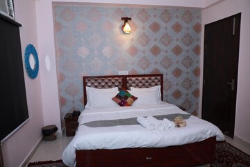 1 RK Independent House For Rent in RWA Residential Society Sector 46, Sector 46