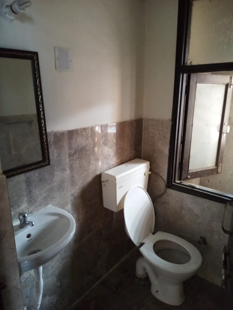 Bathroom, techman-moti-residency 1.5 Bedroom 672 Sq.Ft. Apartment In Raj Nagar Extension Ghaziabad 9157002