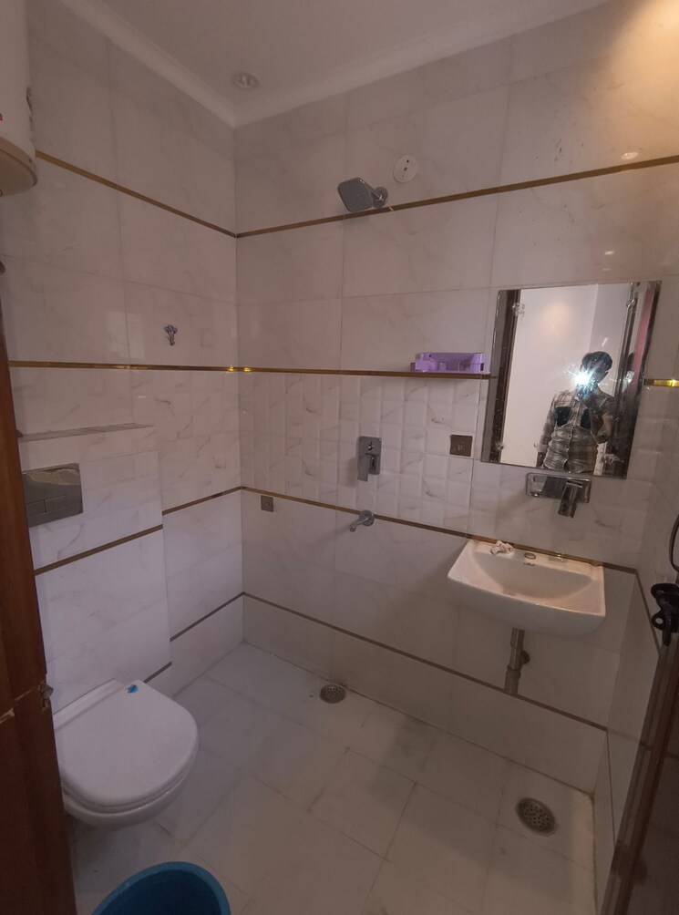 Bathroom, saket 2 Bedroom 1000 Sq.Ft. Builder Floor In Saket Delhi 9157003