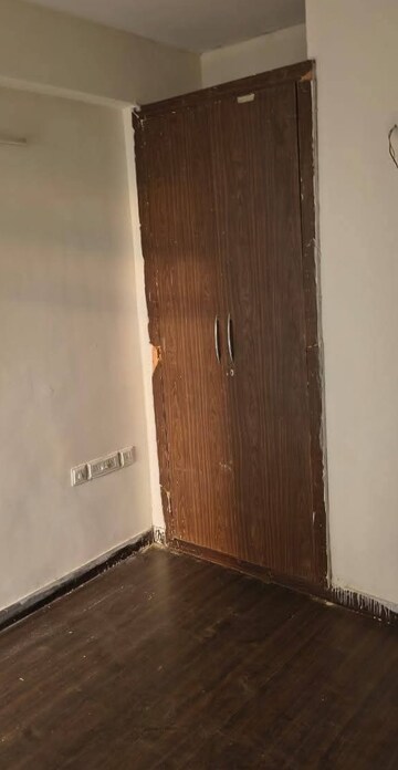 Furnished Amenities in 2 BHK Apartment at Aims Greens Avenue, Sector 4 Greater Noida – for Rent