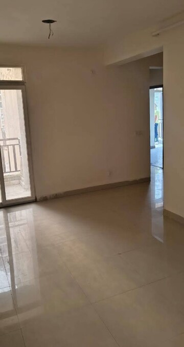 Room in 2 BHK Apartment at Aims Greens Avenue, Sector 4 Greater Noida – for Rent