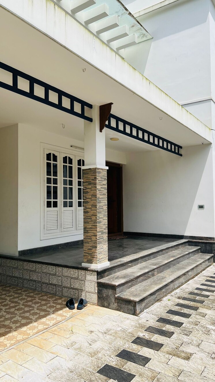 Exterior View, urakam 3 Bedroom 2004 Sq.Ft. Independent House In Urakam Thrissur 9156991