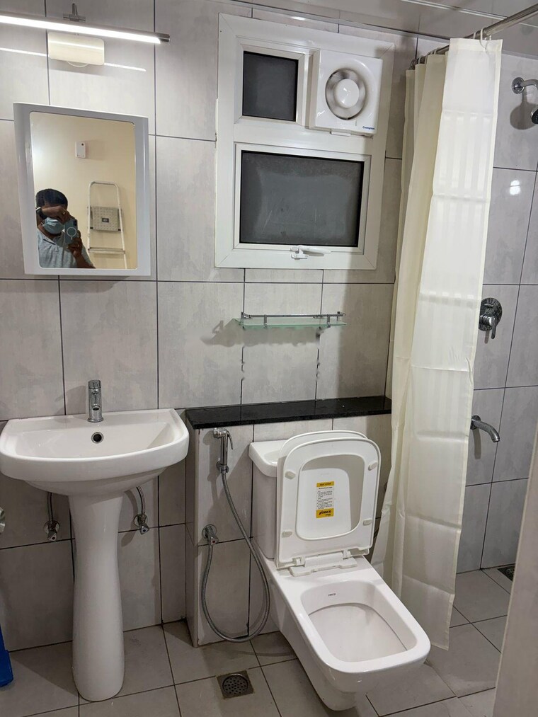 Bathroom, mantri-lithos 3 Bedroom 1232 Sq.Ft. Apartment In Thanisandra Bangalore 9157061