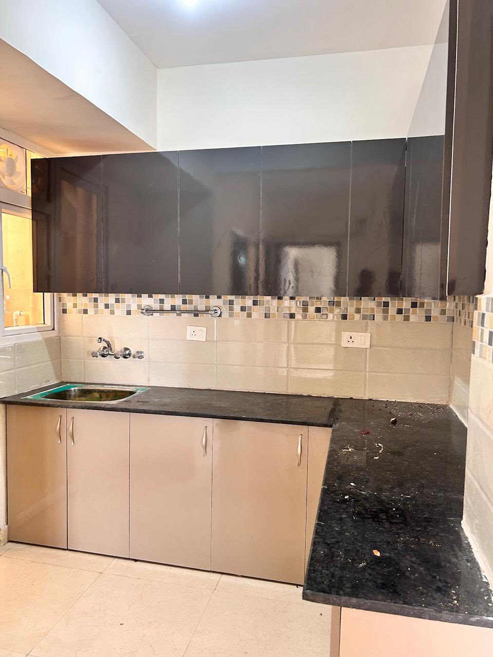 Kitchen in 3 BHK Builder Floor at Dlf Phase ii – for Sale