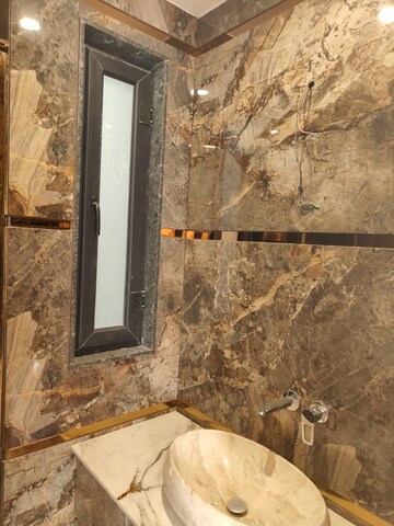 Attached Bathroom in 4 BHK Builder Floor at DLF City Phase IV, Dlf Phase iv – for Rent