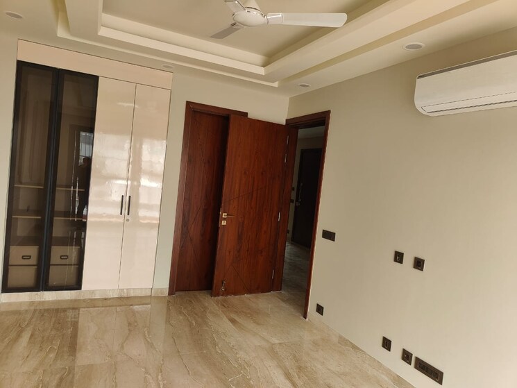 Room, dlf-city-phase-iv 4 Bedroom 3000 Sq.Ft. Builder Floor In Dlf Phase iv Gurgaon 9157137