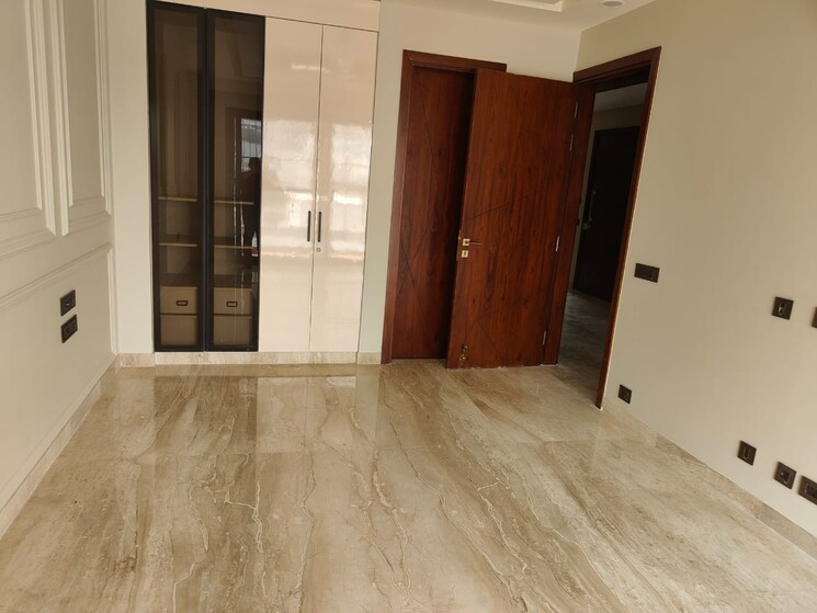 Room, dlf-city-phase-iv 4 Bedroom 3000 Sq.Ft. Builder Floor In Dlf Phase iv Gurgaon 9157137