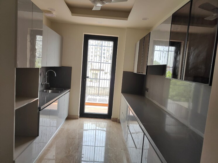 Kitchen, dlf-city-phase-iv 4 Bedroom 3000 Sq.Ft. Builder Floor In Dlf Phase iv Gurgaon 9157137