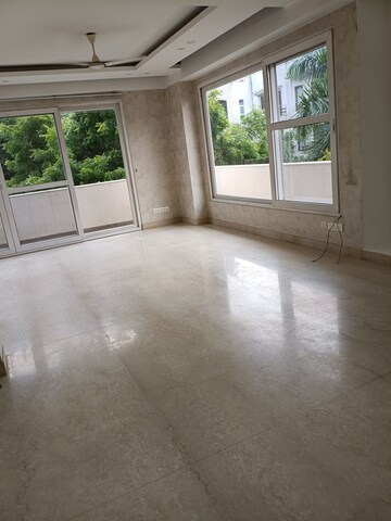 Room in 4 BHK Builder Floor at New Friends Colony – for Rent